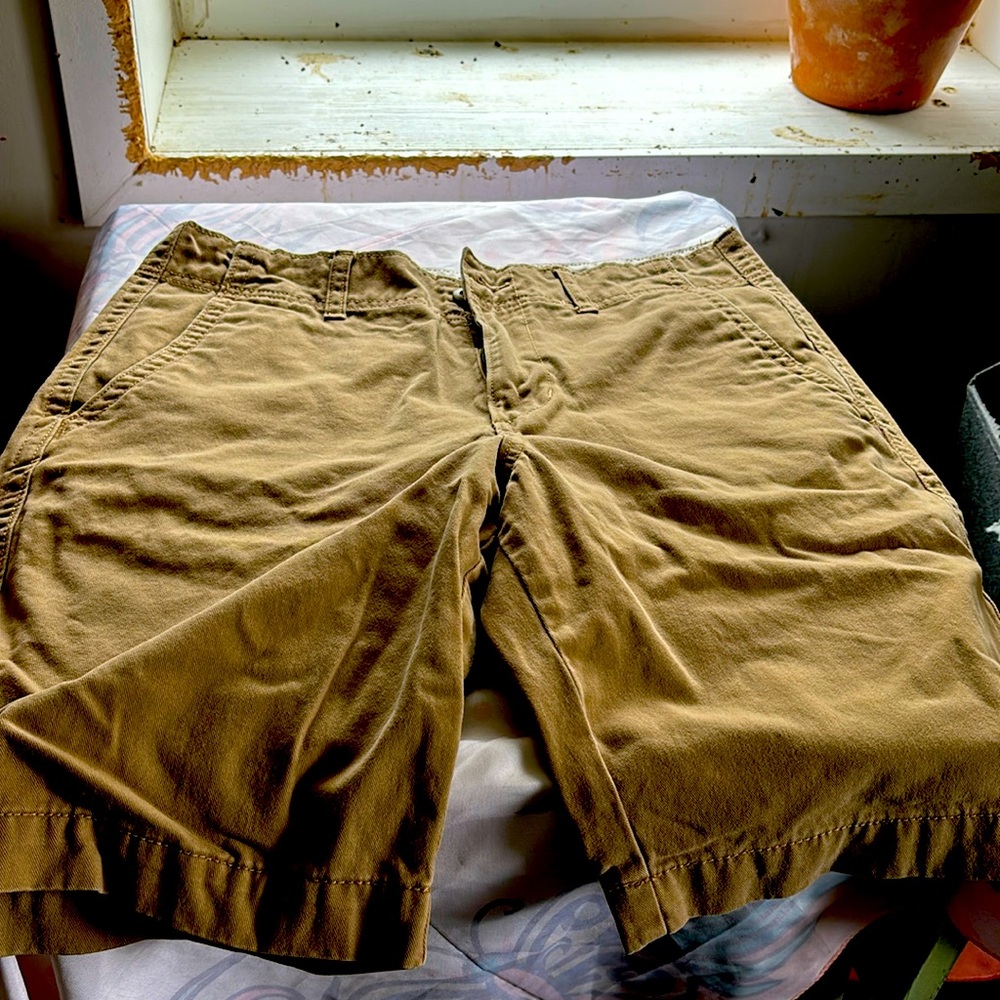 Old navy khaki shorts size 31 waist.